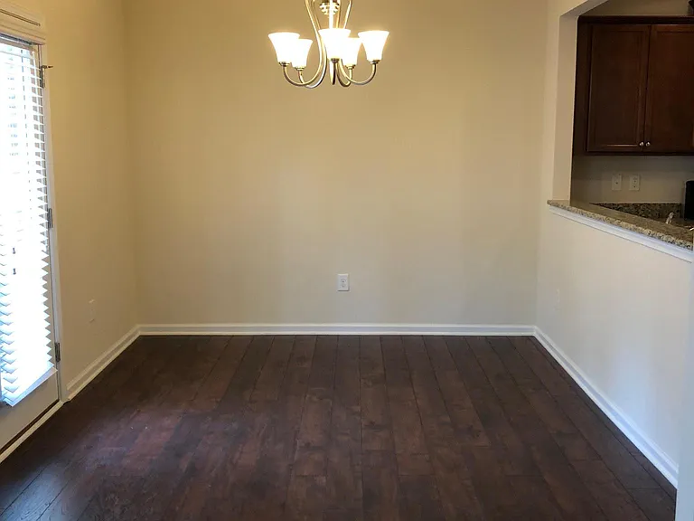 410 Chanson Dr — Photo 6