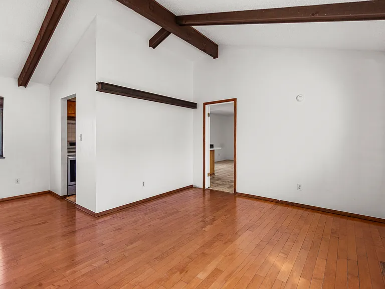 5916 Wolf Creek Pl — Photo 7