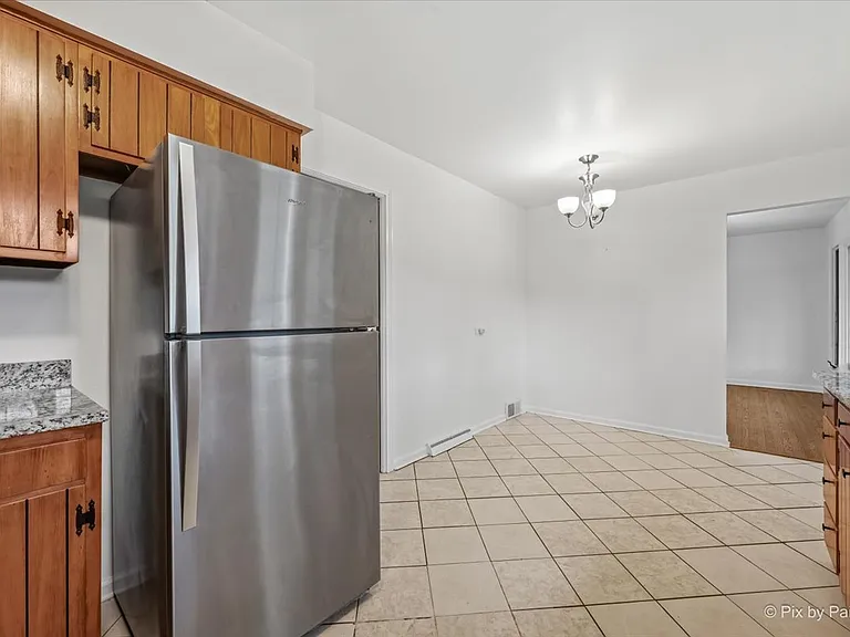 116 S Deerpath Rd — Photo 11