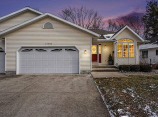 17010 Grandview Dr #19, Spring Lake, MI 49456