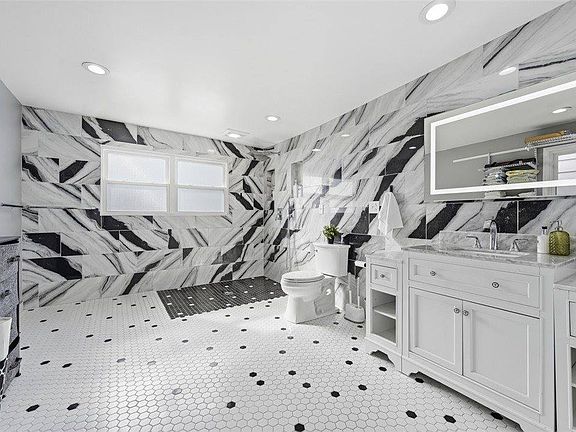 5th image of 459 Pearl St