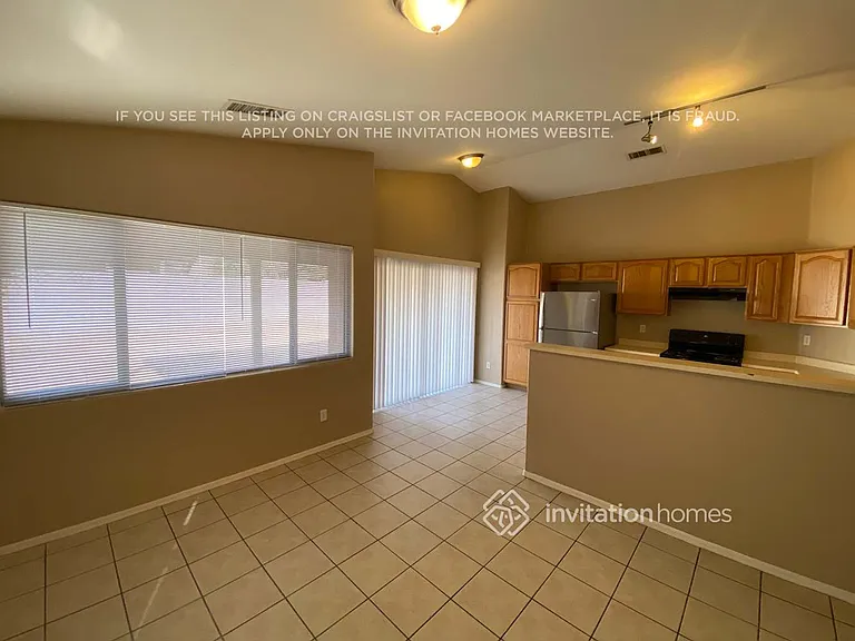 5142 W Fraktur Rd — Photo 4