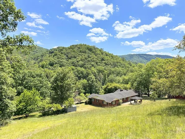 20 Canterbury School Rd, Hinton, WV 25951