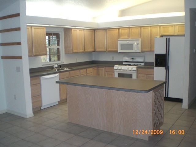 2nd image of 5070 Lake Lowery Rd
