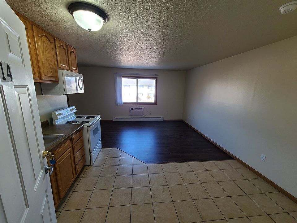 1st image of 918-920 Gould St #920-14