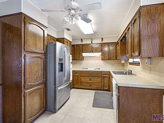 3rd image of 16424 Paint Ave