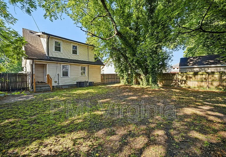 864 W 36th St — Photo 24