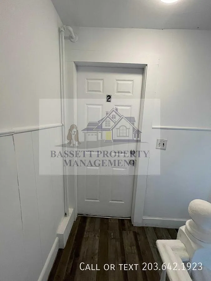 Renovated 2BR Apartment with Low Maintenance Living in Torrington — Photo 2