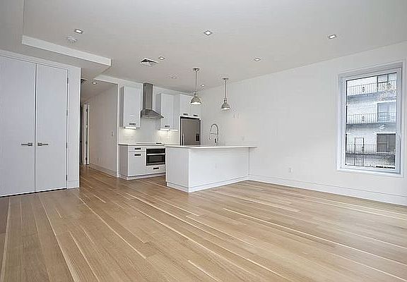 5th image of 1209 Lexington Ave