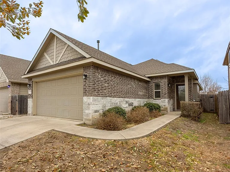 615 Stampede Rd — Photo 2