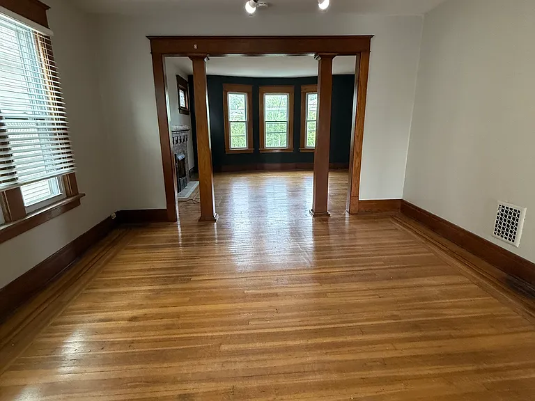 60 Sterling Ave #UPPER — Photo 5