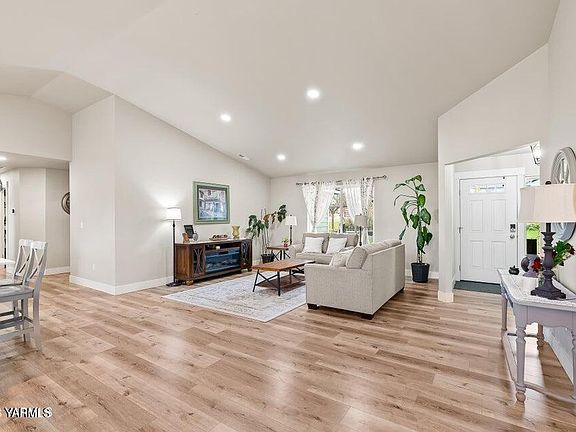 5th image of 15649 Fisk Rd