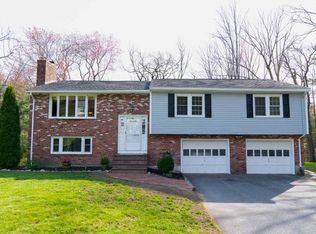 3 Hampton Ln, Andover, MA 01810