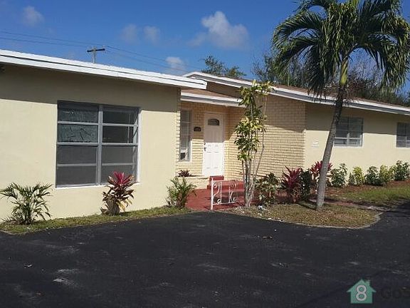 4th image of 1131 NW 14th Ct