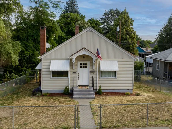 415 W 11th St, The Dalles, OR 97058