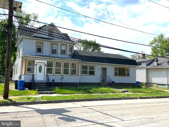 709 Crown Point Rd, Westville, NJ 08093