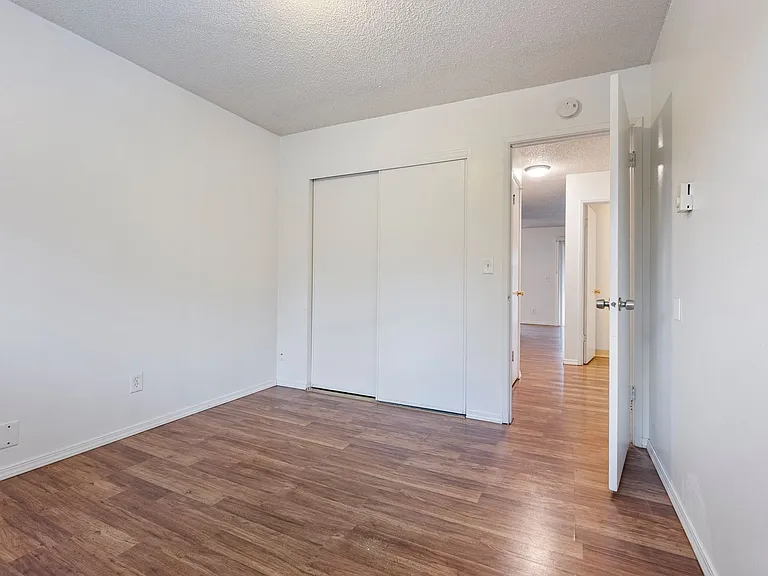 Sandy Terrace Apartments — Photo 7