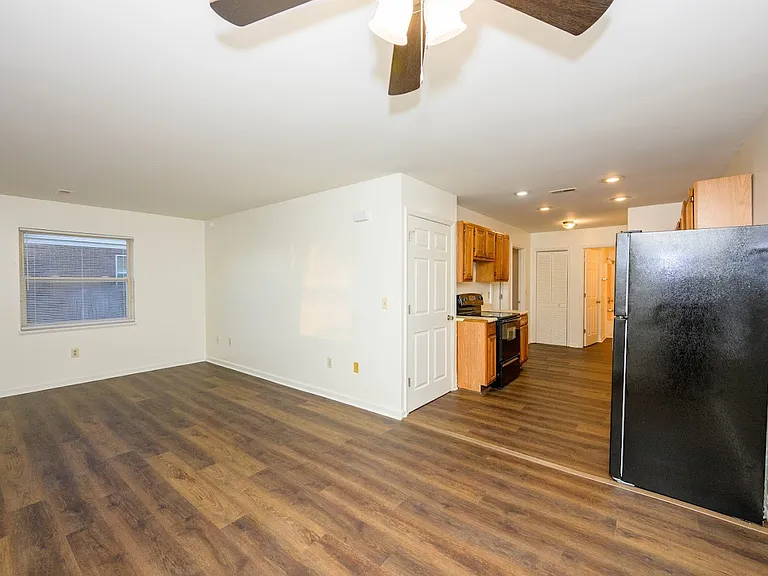 113 College Street Rd #E — Photo 6
