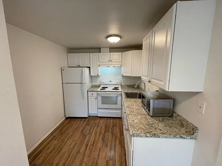 301 Apartments in the heart of Beacon Hill — Photo 35
