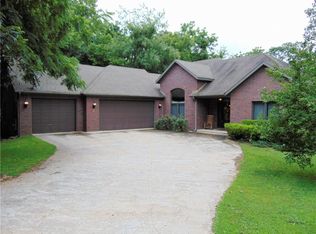 3 Charitcher Pl, Bella Vista, AR 72714
