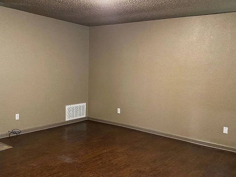 1216 Elm Ct — Photo 13