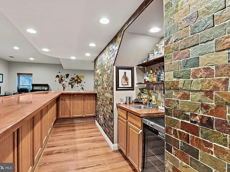 21922 Hyde Park Dr — Photo 31