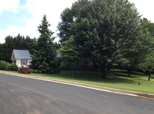 5629 Benefield Rd, Sugar Hill, GA 30518