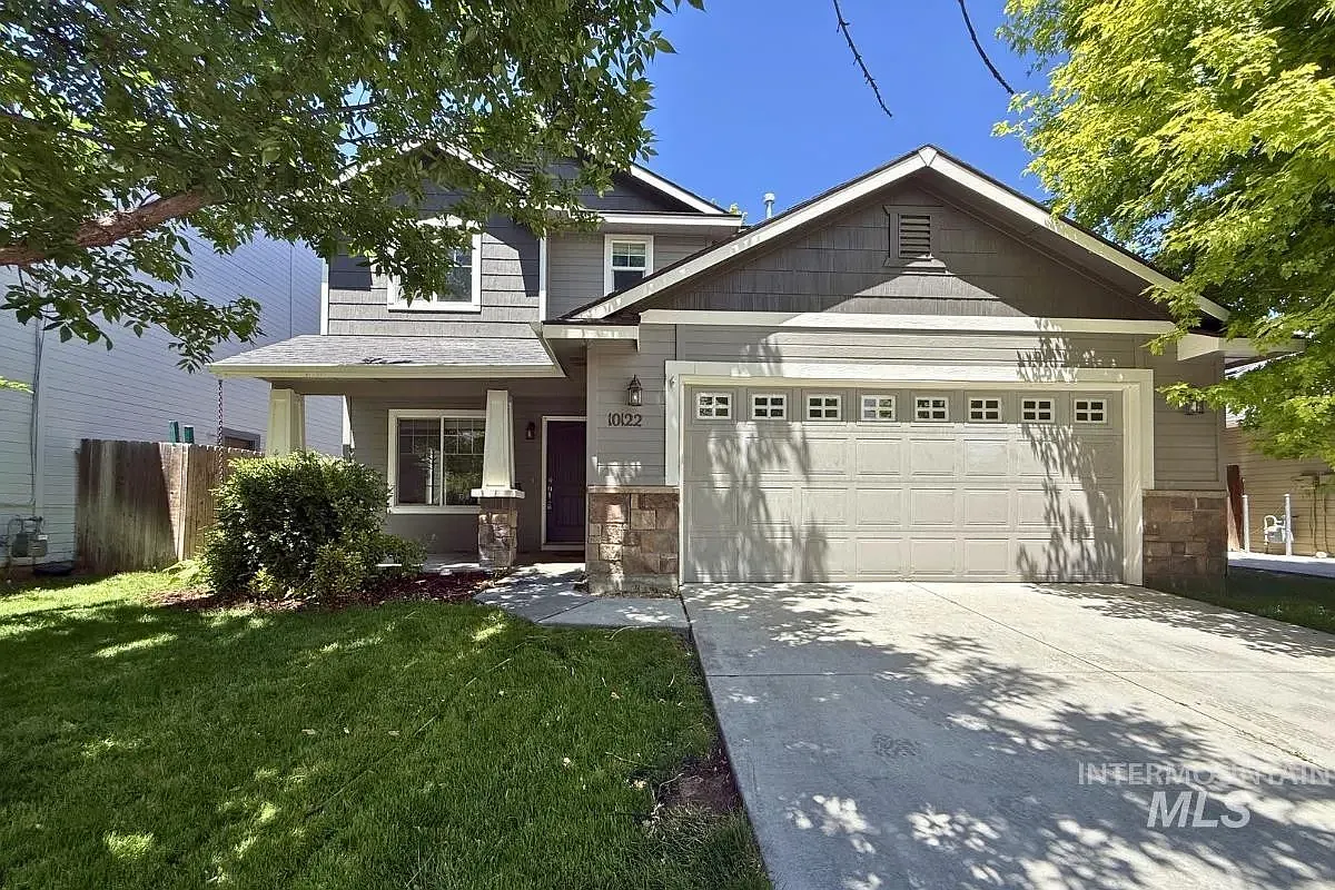 4 bed, 2.5 bath, 2009 sqft, $2,380 — Photo 1