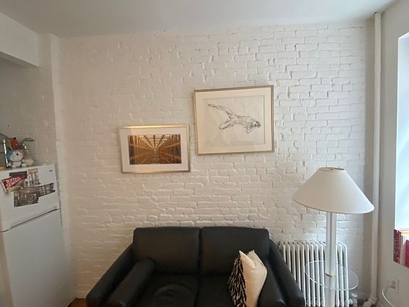 3rd image of 107 Thompson St APT 2C