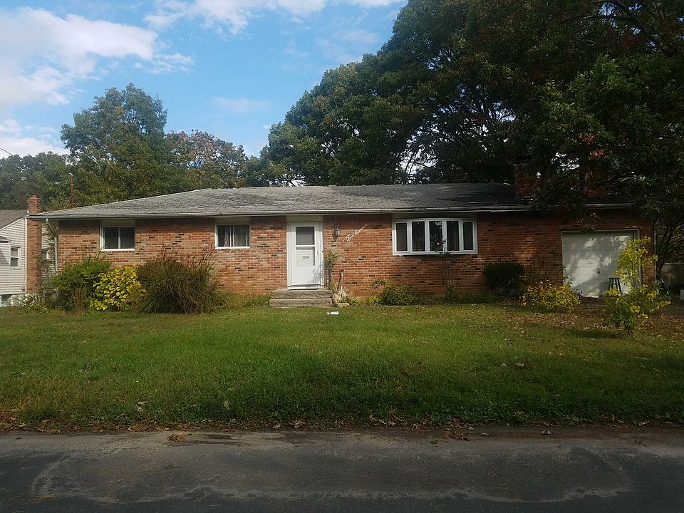 1st image of 211 Sammis Ave