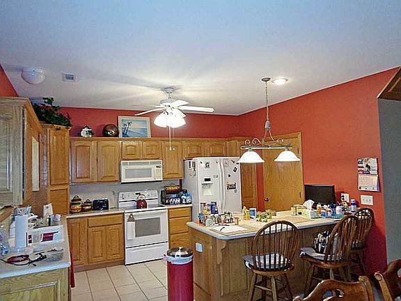 3rd image of 1210 N Wren Dr
