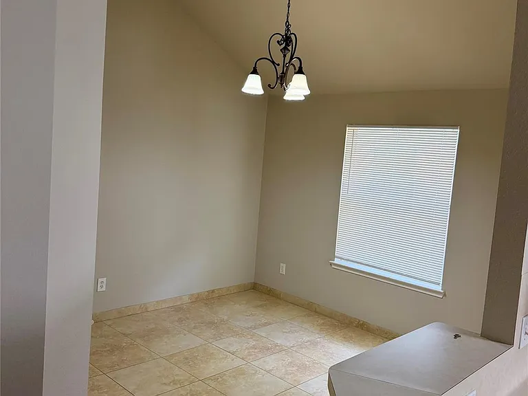 3715 Lindenfield Dr — Photo 8