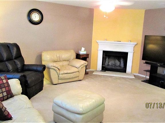 5th image of 1225 Foxtail Ln