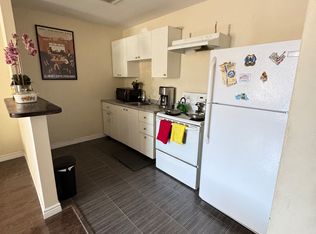 105 25th St #10, Toronto, ON M8V3P9