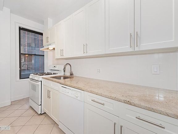 3rd image of 828 7th Ave #3F
