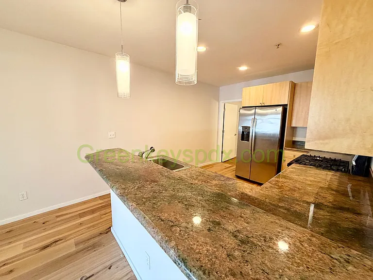7550 N Burlington Ave — Photo 7
