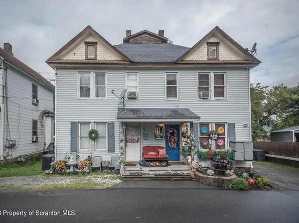 79 Lunny Ct, Carbondale, PA 18407