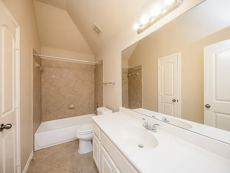 4019 Windmill Creek Dr — Photo 20