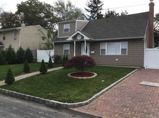 74 State Ave, Wyandanch, NY