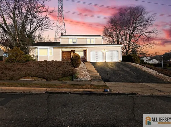 2 Wilmot Rd, Sayreville, NJ 08872