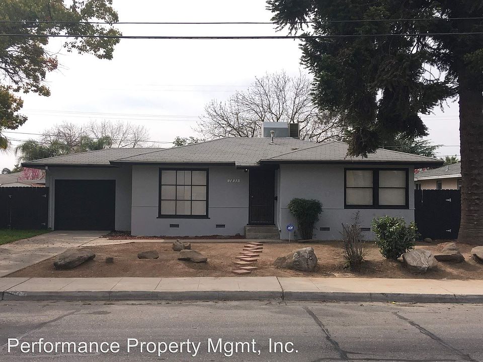 1st image of 1833 W Ashlan Ave