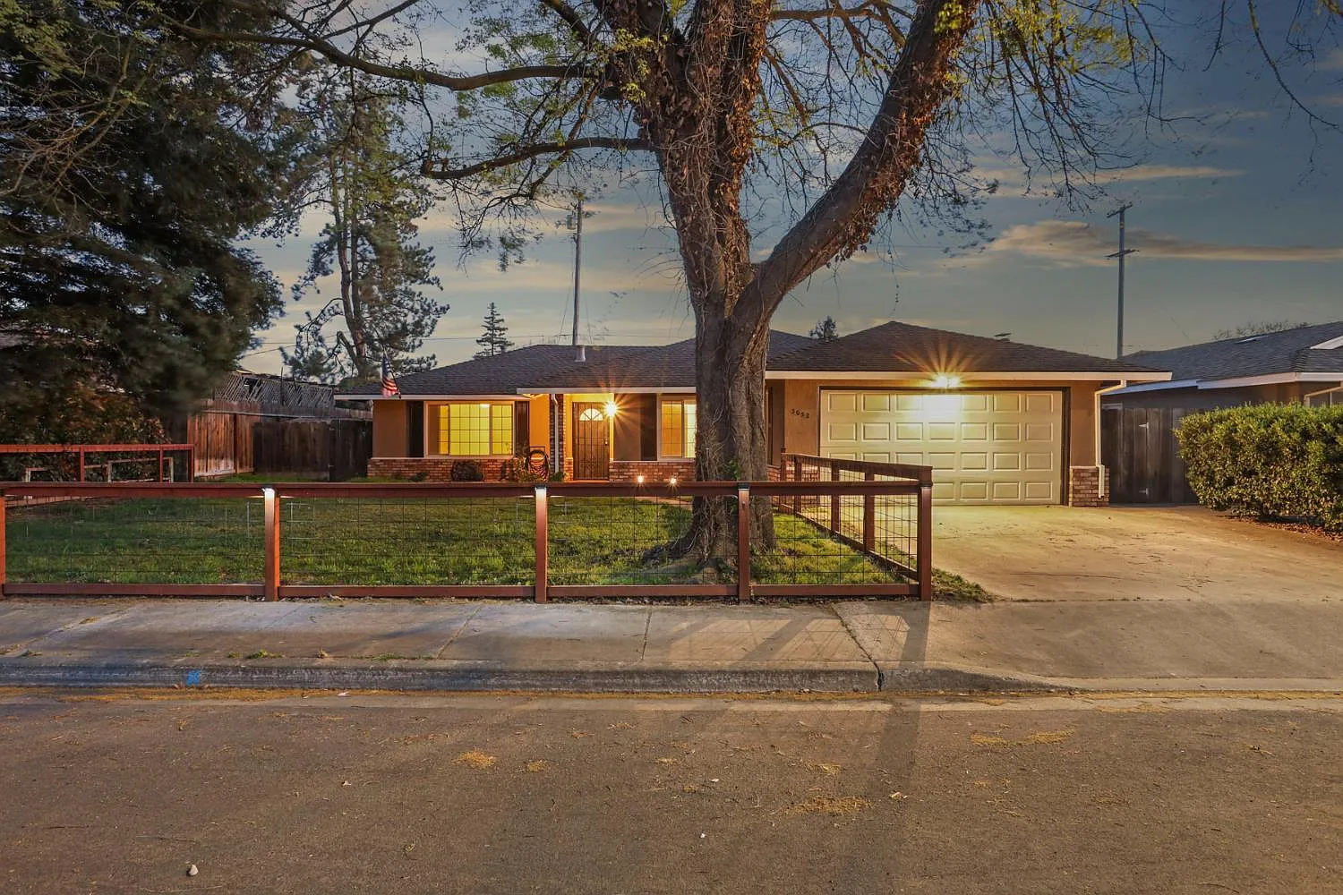 3052 Laramie Dr photo 1