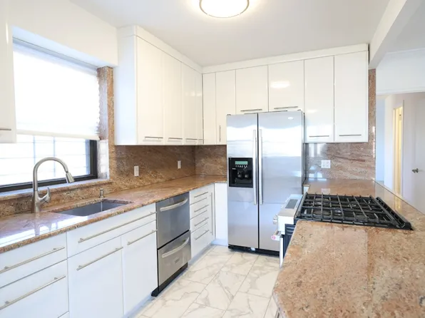 305 East 86th Street image 2 of 20