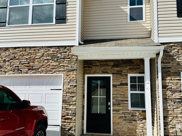 86 Moon Rock Ct, Johnson City, TN 37615