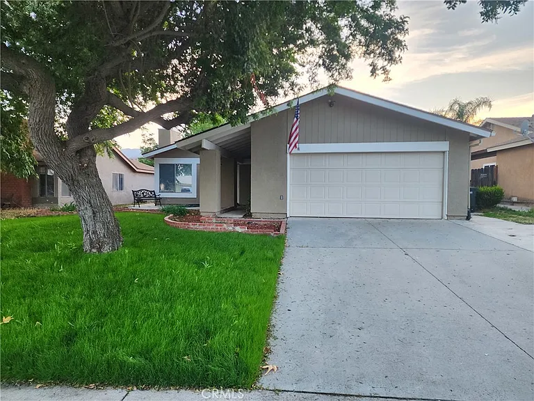 157 S Ralph Rd — Photo 1