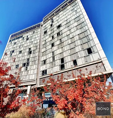 Rented by Bond New York | media 49