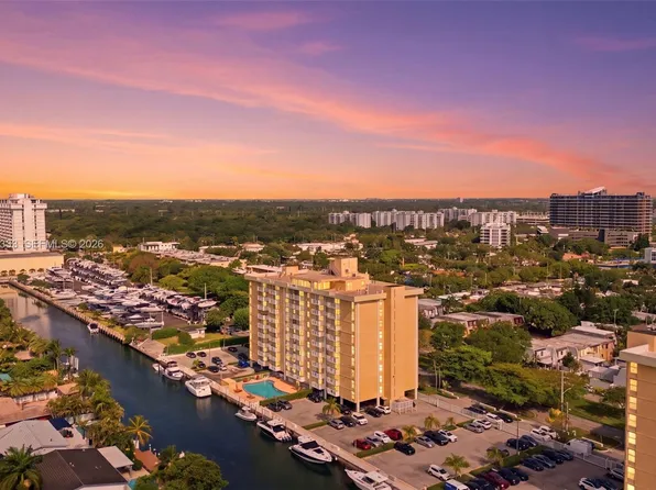 2000 NE 135th St #Penthouse, Miami, FL 33165