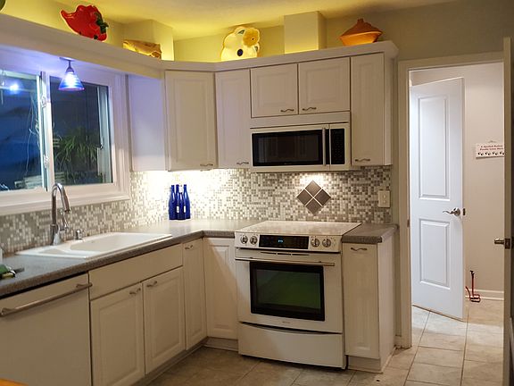 Sink overlook to Greenhouse