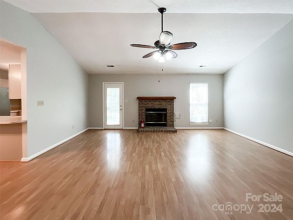5th image of 8328 Houndstooth Dr
