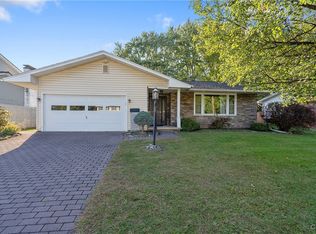 7587 Daphne Dr, North Syracuse, NY 13212